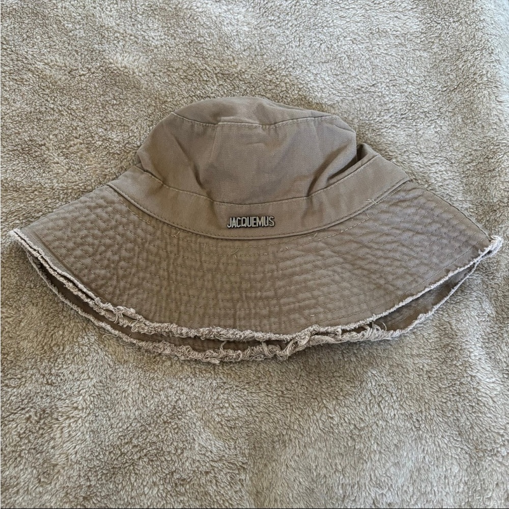 Jacquemus Beige Frayed Bucket Hat